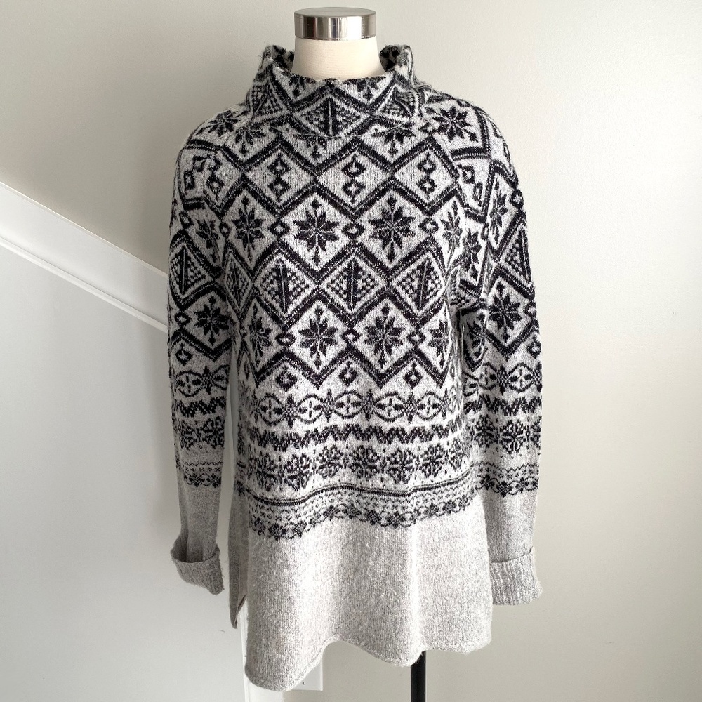 Cozy nordic pattern mock neck tunic sweater in black and gray - Size L
